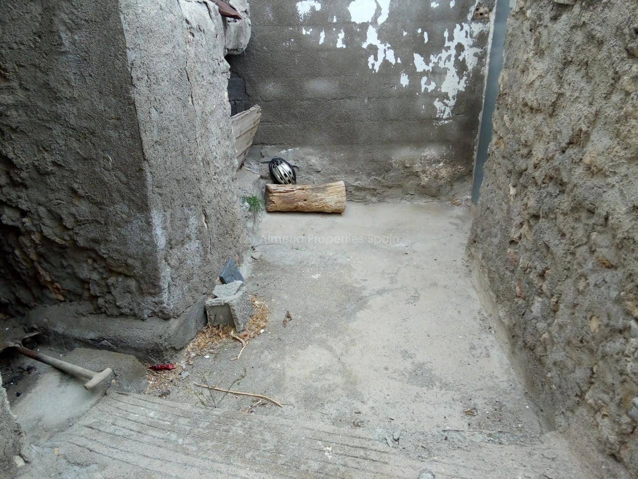 4 soveværelse Byhus til salg i Somontin - € 35.000 (Ref: 5126271)