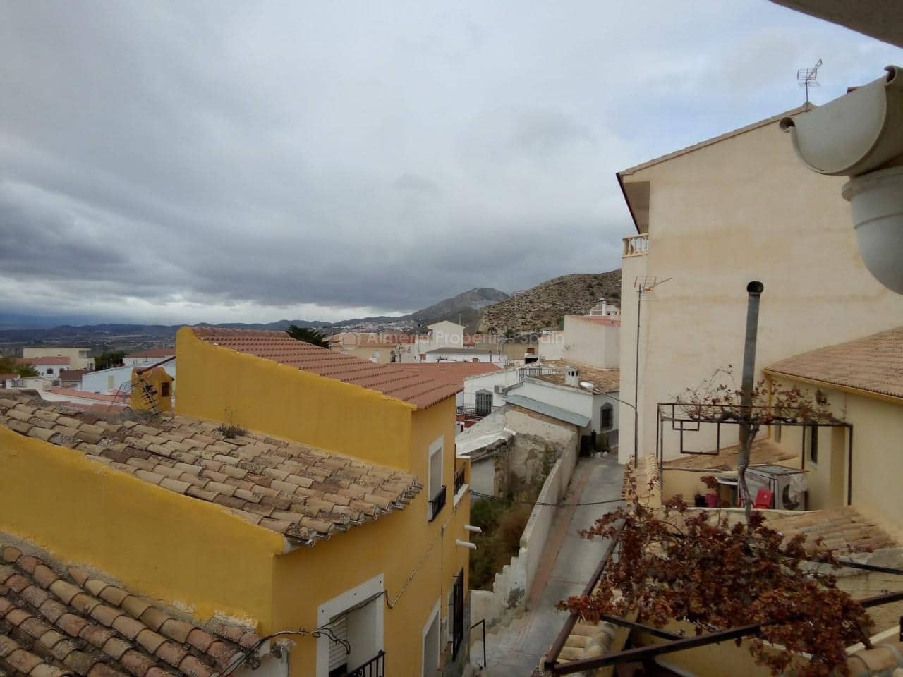 4 soveværelse Byhus til salg i Somontin - € 35.000 (Ref: 5126271)