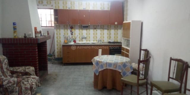 7 makuuhuone Maalaistalo myytävänä paikassa Oria - 85 000 € (Ref: 5453455)