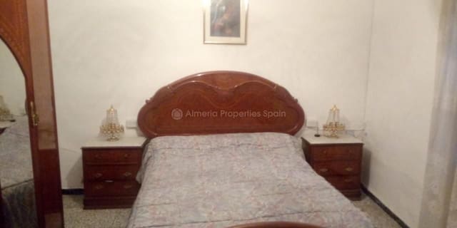 7 makuuhuone Maalaistalo myytävänä paikassa Oria - 85 000 € (Ref: 5453455)