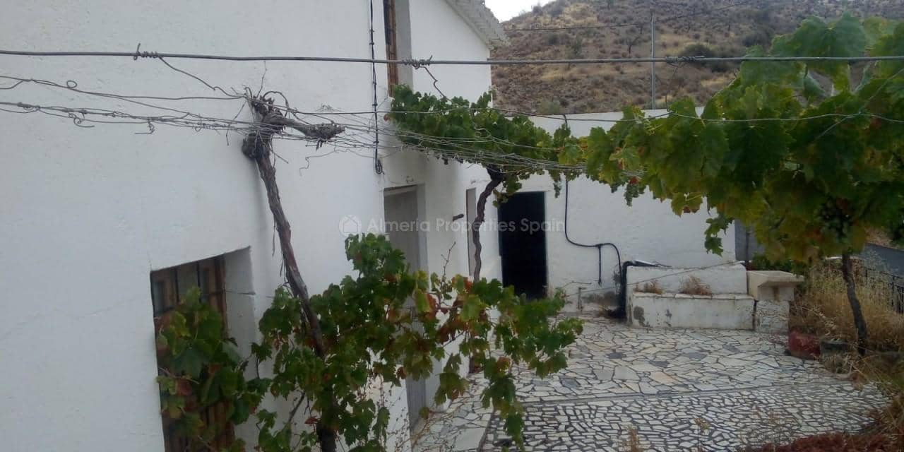 7 bedroom Finca/Country House for sale in Oria - € 85,000 (Ref: 5453455)