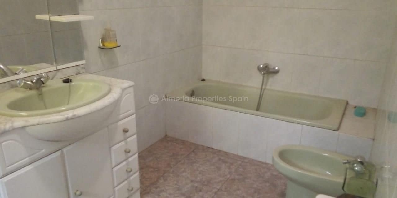 6 slaapkamer Finca/Landhuis te koop in Albox - € 45.000 (Ref: 5532227)