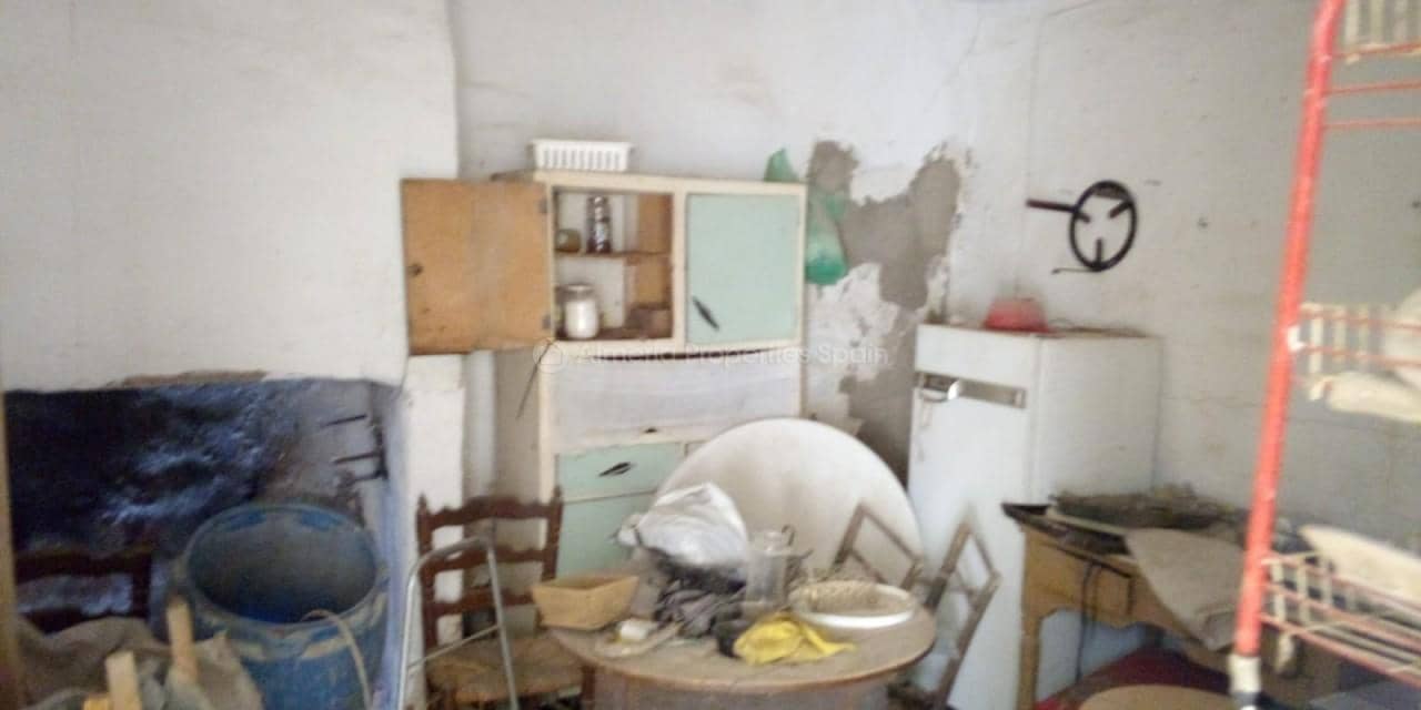 6 slaapkamer Finca/Landhuis te koop in Albox - € 45.000 (Ref: 5532227)