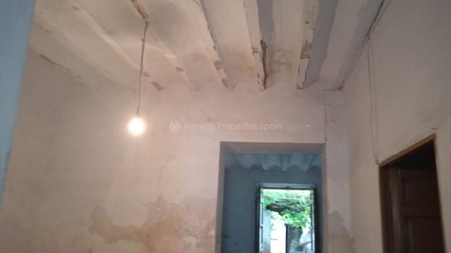 Byhus til salg i Albox - € 40.000 (Ref: 6389575)