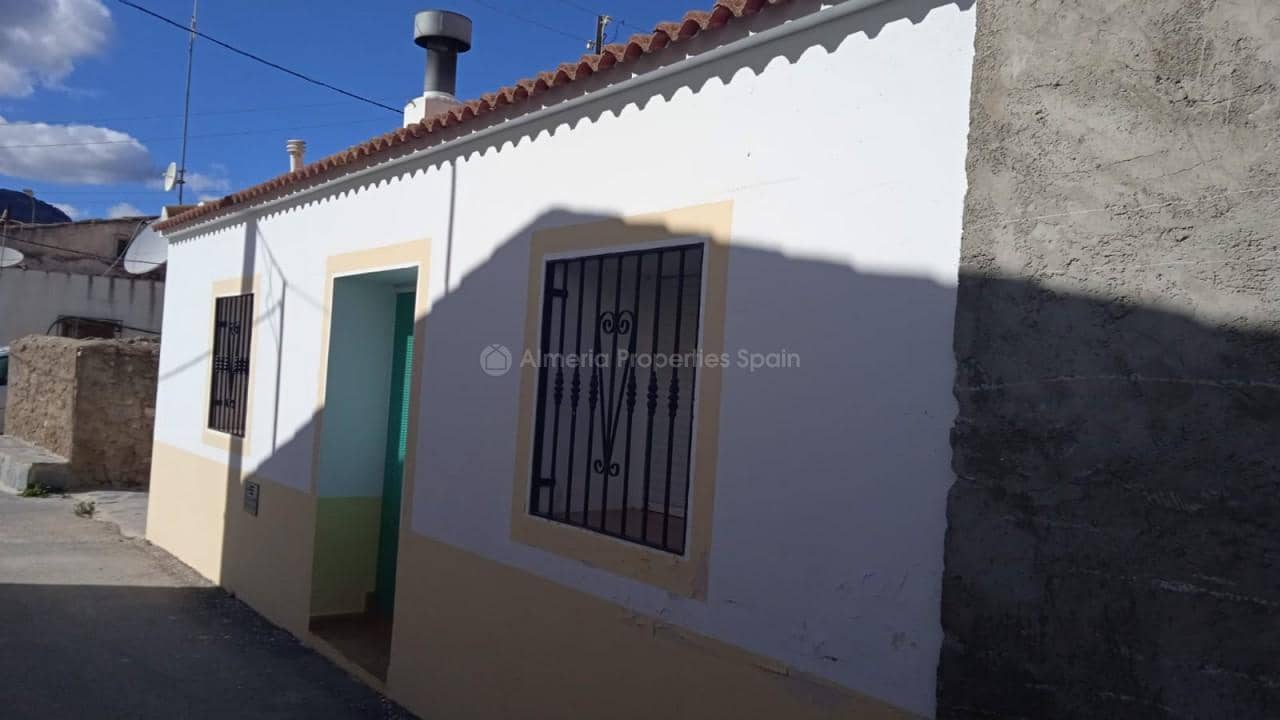 2 makuuhuone Omakotitalo myytävänä paikassa Oria - 65 000 € (Ref: 6495578)