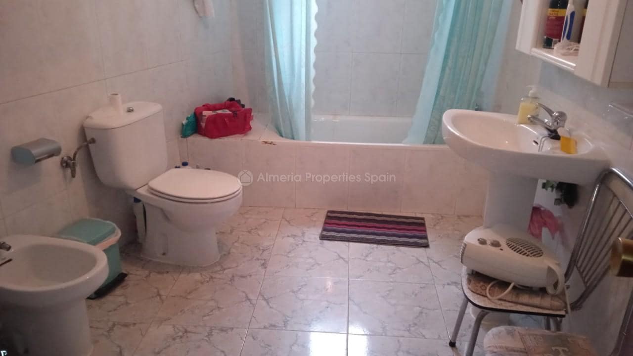 5 soveværelse Finca/Landehus til salg i Huercal-Overa - € 230.000 (Ref: 6583788)