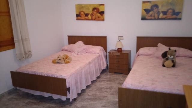 5 makuuhuone Maalaistalo myytävänä paikassa Oria - 160 000 € (Ref: 6583789)