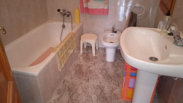 5 makuuhuone Maalaistalo myytävänä paikassa Oria - 160 000 € (Ref: 6583789)