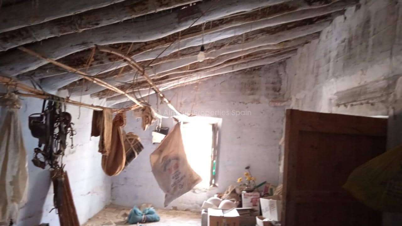 4 soverom Finca/Herregård til salgs i Oria - € 80 000 (Ref: 6631588)