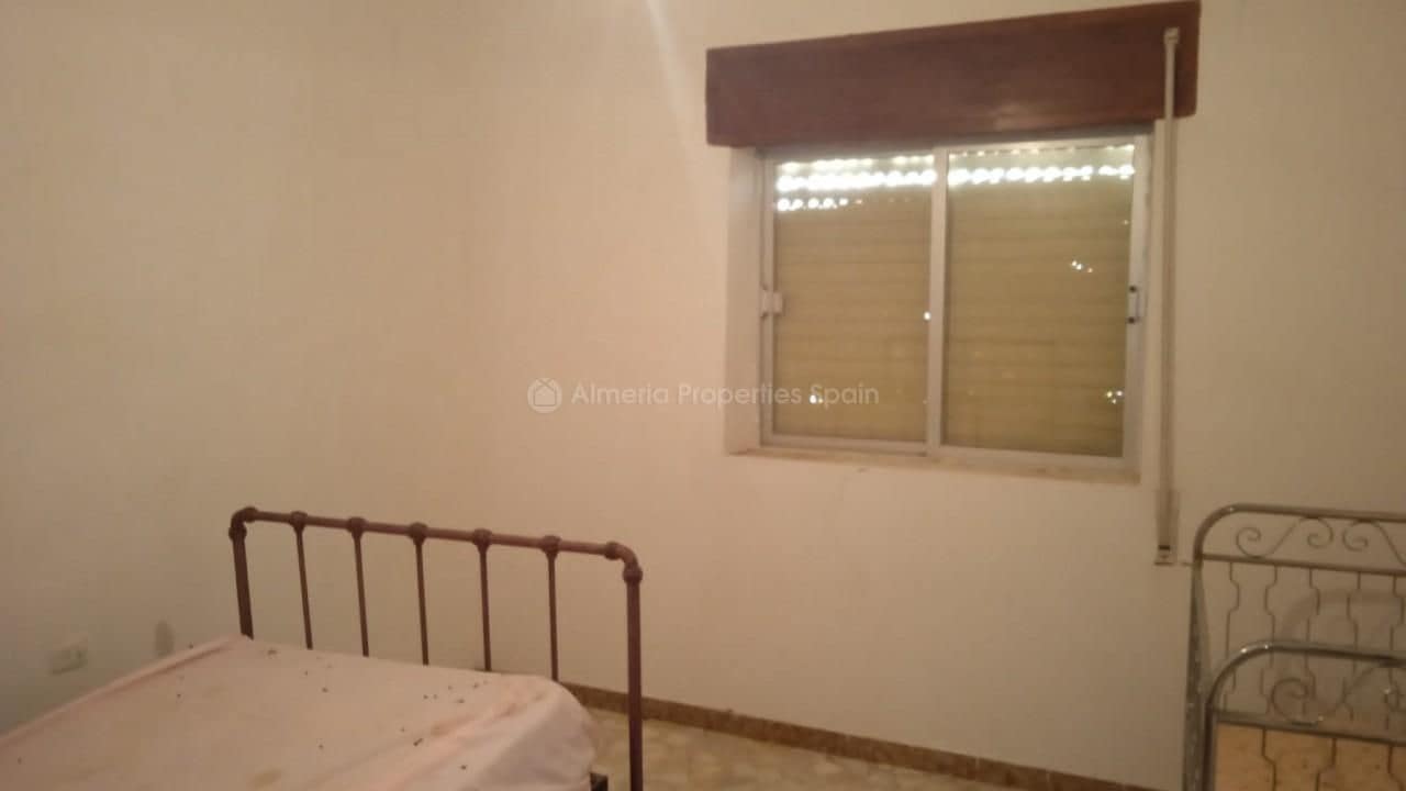 5 soveværelse Finca/Landehus til salg i Zurgena - € 170.000 (Ref: 6666742)