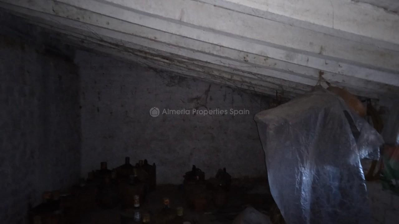 4 slaapkamer Finca/Landhuis te koop in Velez-Rubio - € 110.000 (Ref: 6699697)