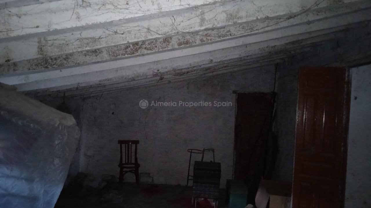 4 slaapkamer Finca/Landhuis te koop in Velez-Rubio - € 110.000 (Ref: 6699697)