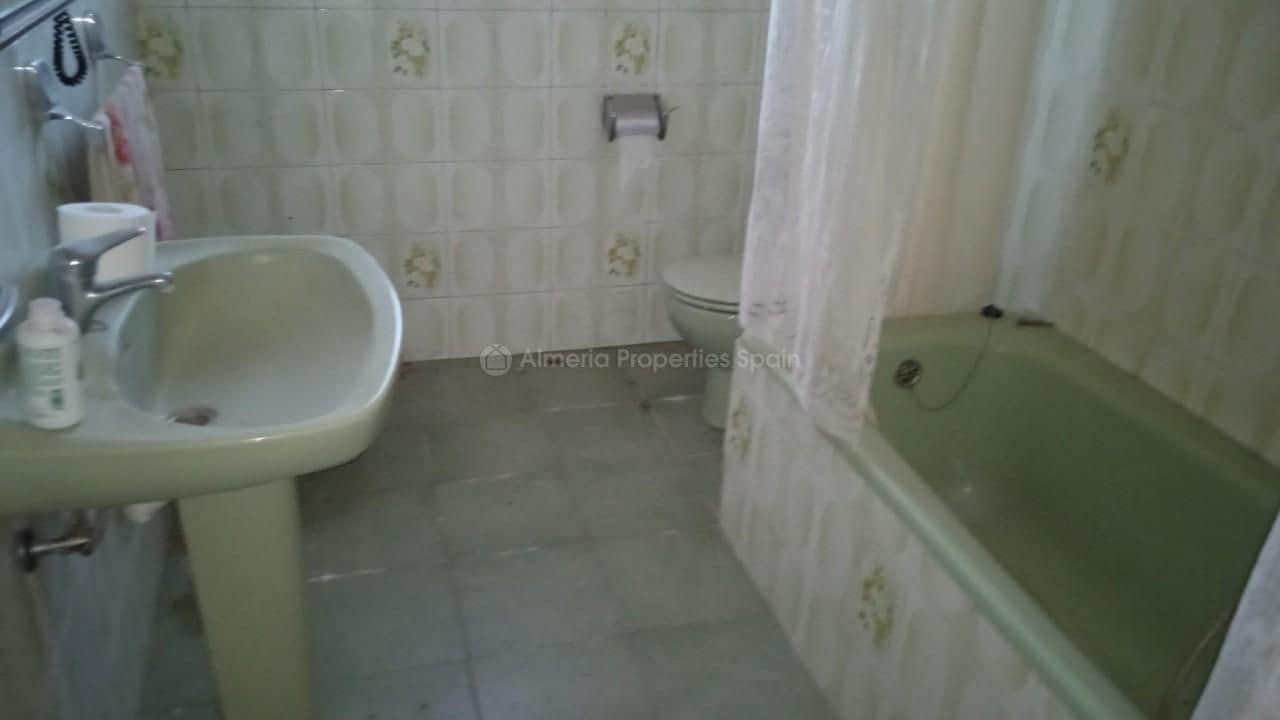 4 slaapkamer Finca/Landhuis te koop in Velez-Rubio - € 110.000 (Ref: 6699697)