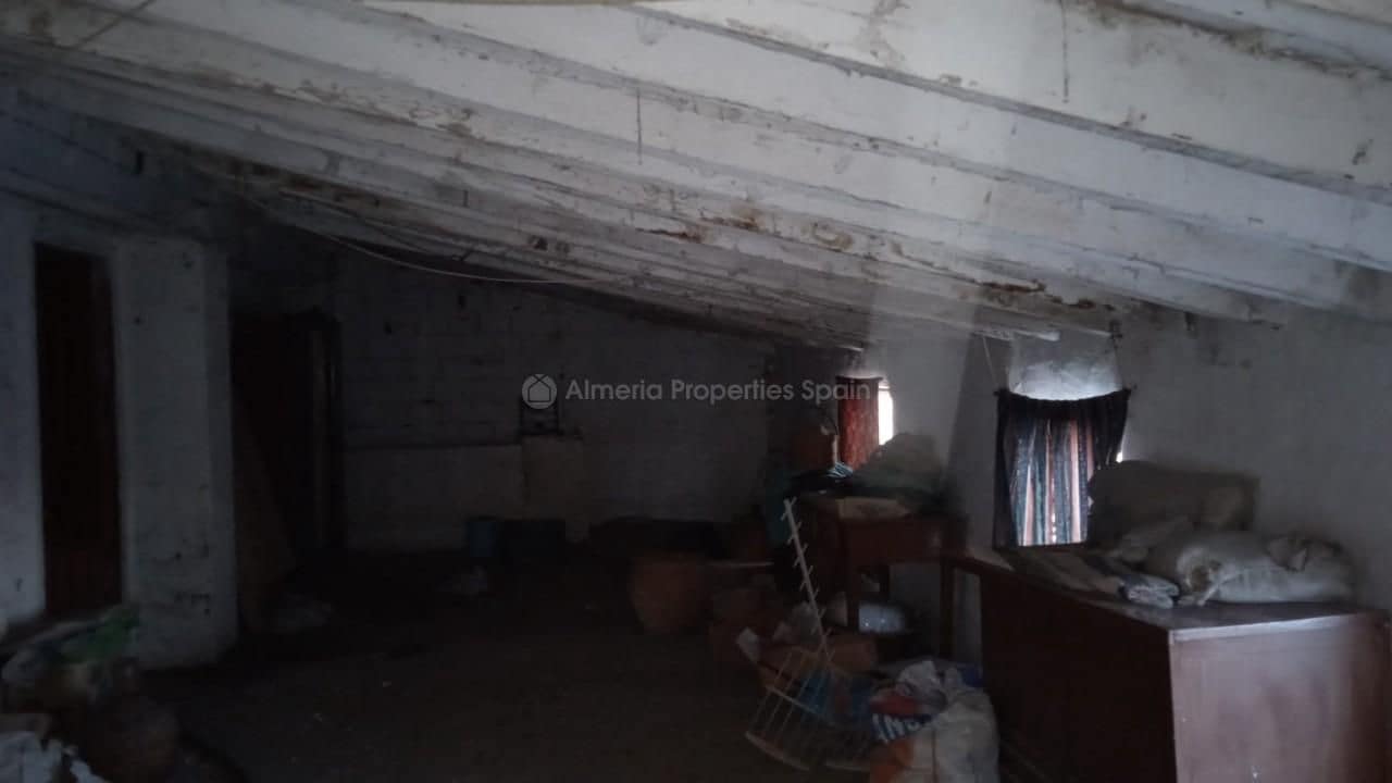 4 slaapkamer Finca/Landhuis te koop in Velez-Rubio - € 110.000 (Ref: 6699697)
