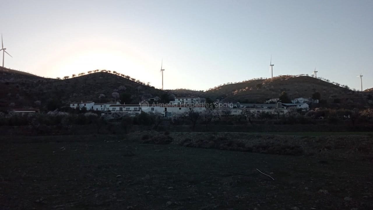 4 slaapkamer Finca/Landhuis te koop in Velez-Rubio - € 110.000 (Ref: 6699697)