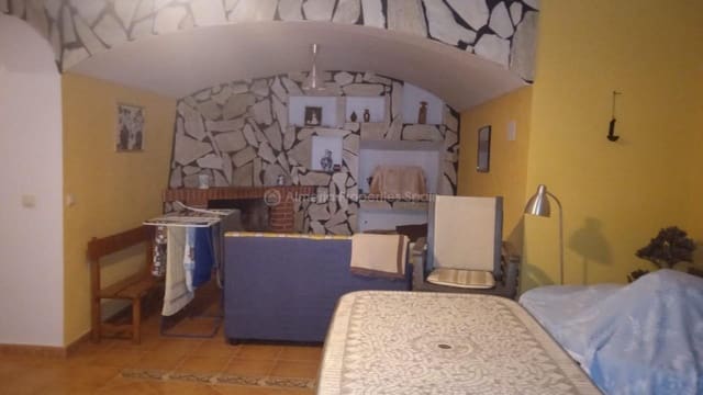 4 bedroom Cave House for sale in Pulpite, Cúllar - € 70,000 (Ref: 7361703)