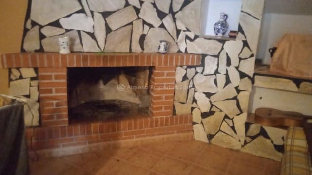 4 bedroom Cave House for sale in Pulpite, Cúllar - € 70,000 (Ref: 7361703)