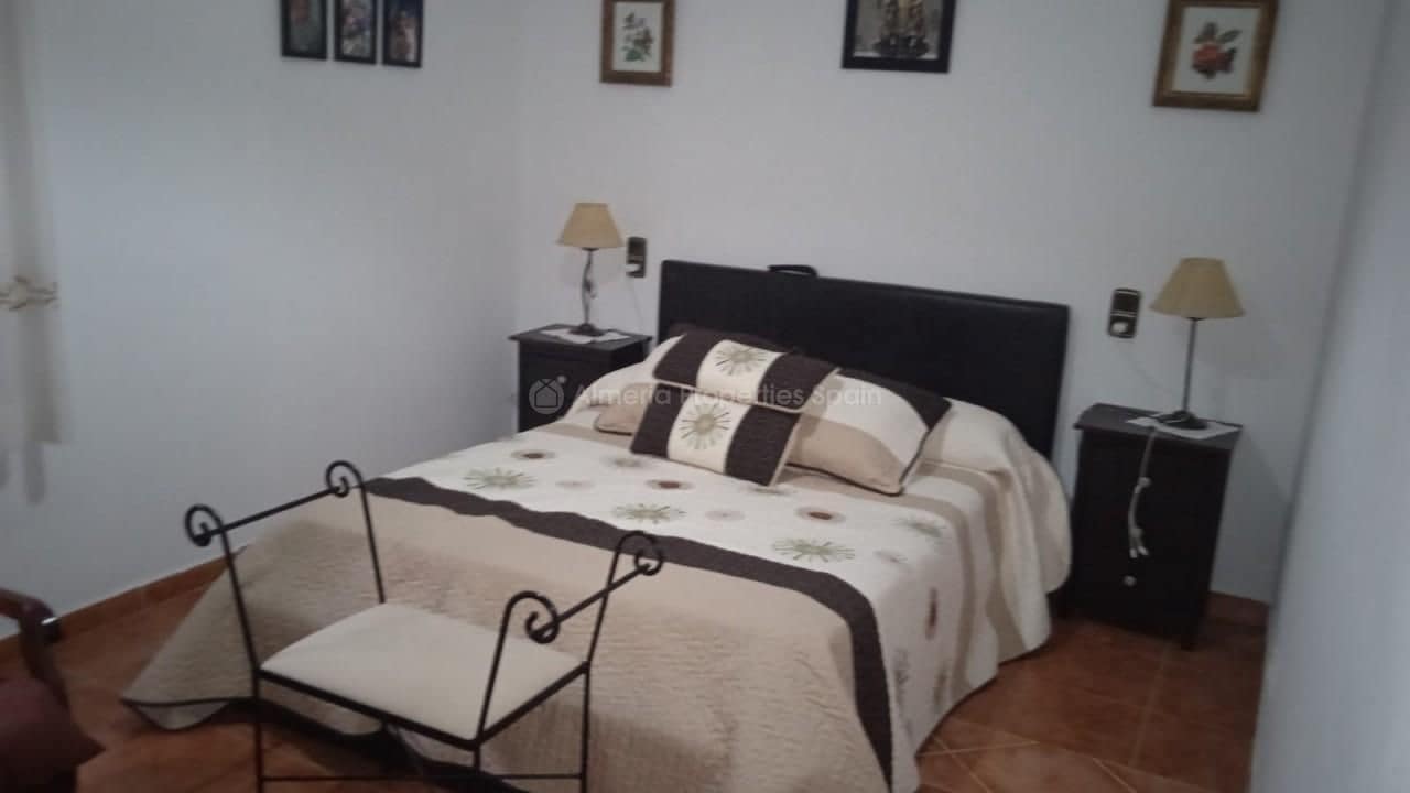 4 bedroom Villa for sale in Albox - € 250,000 (Ref: 7361705)