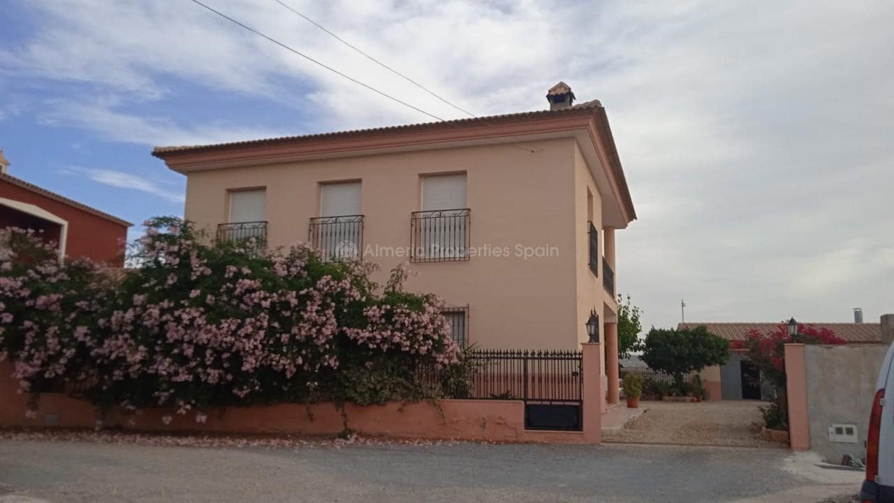 4 bedroom Villa for sale in Albox - € 250,000 (Ref: 7361705)