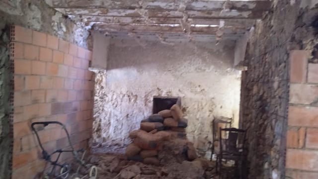 Finca/Landehus til salg i Arboleas - € 45.000 (Ref: 7361730)