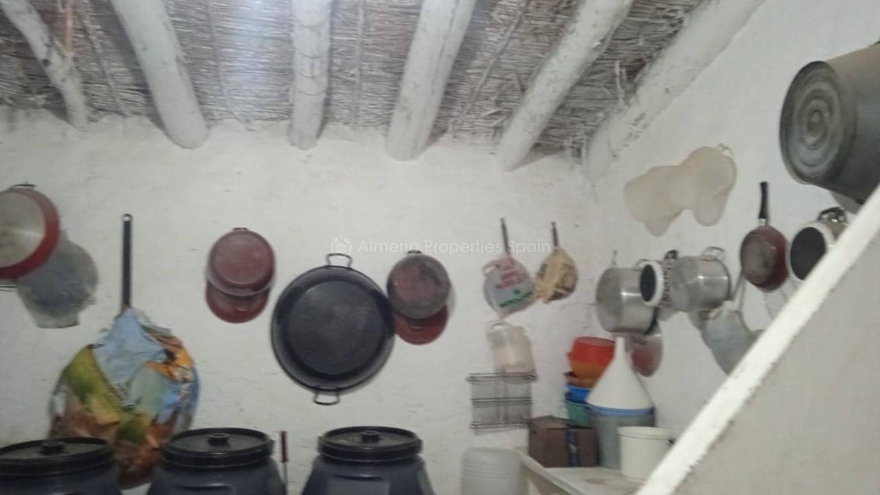 7 sypialnia Finka/Dom wiejski na sprzedaż w Oria - 65 000 € (Ref: 7656576)