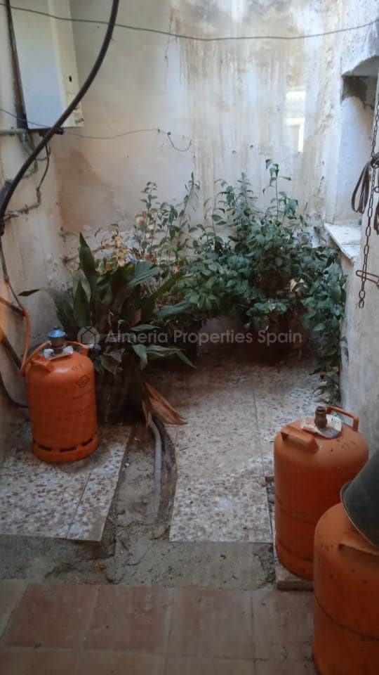 6 soveværelse Finca/Landehus til salg i Cantoria - € 40.000 (Ref: 7998661)