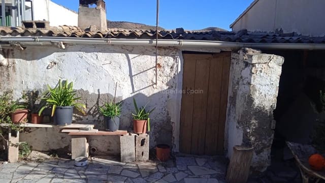 6 slaapkamer Finca/Landhuis te koop in Cantoria - € 40.000 (Ref: 7998661)