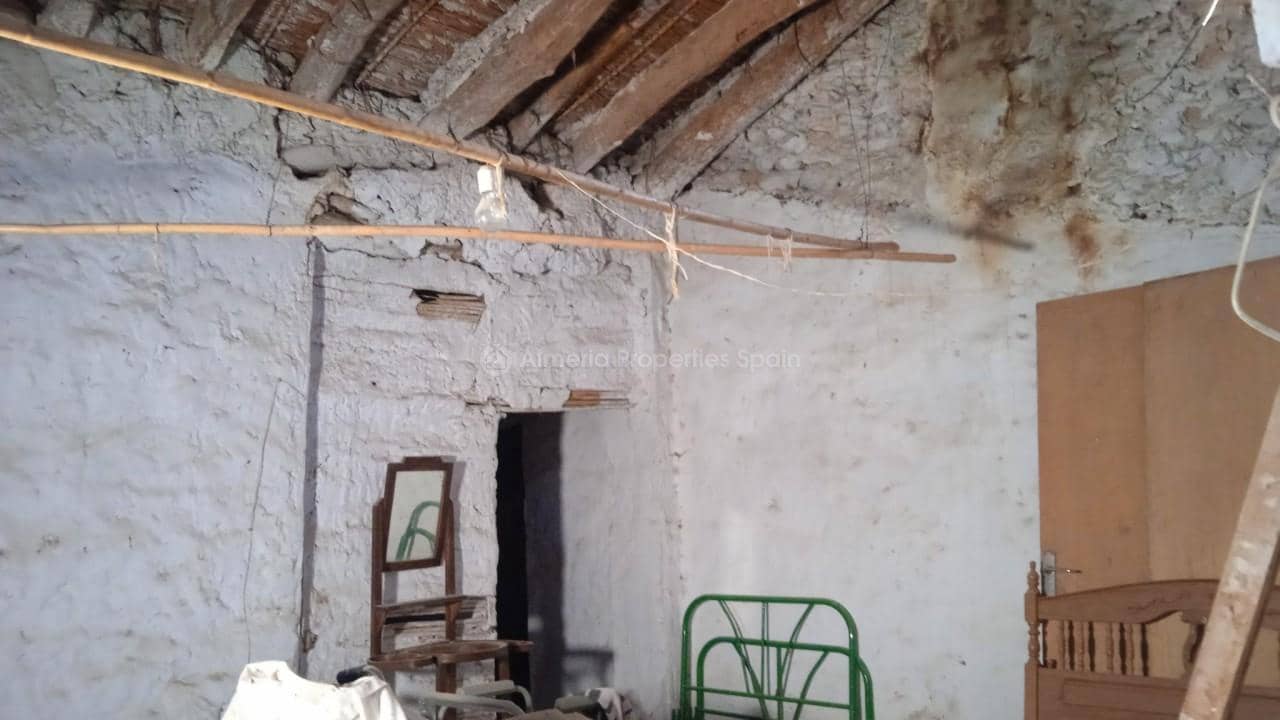 6 soveværelse Finca/Landehus til salg i Cantoria - € 40.000 (Ref: 7998661)