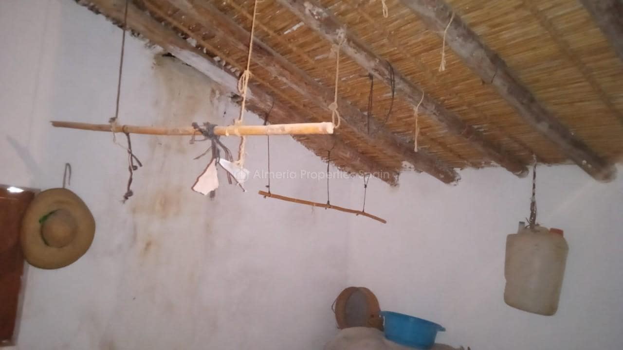 5 soveværelse Finca/Landehus til salg i Lubrin - € 65.000 (Ref: 7998662)