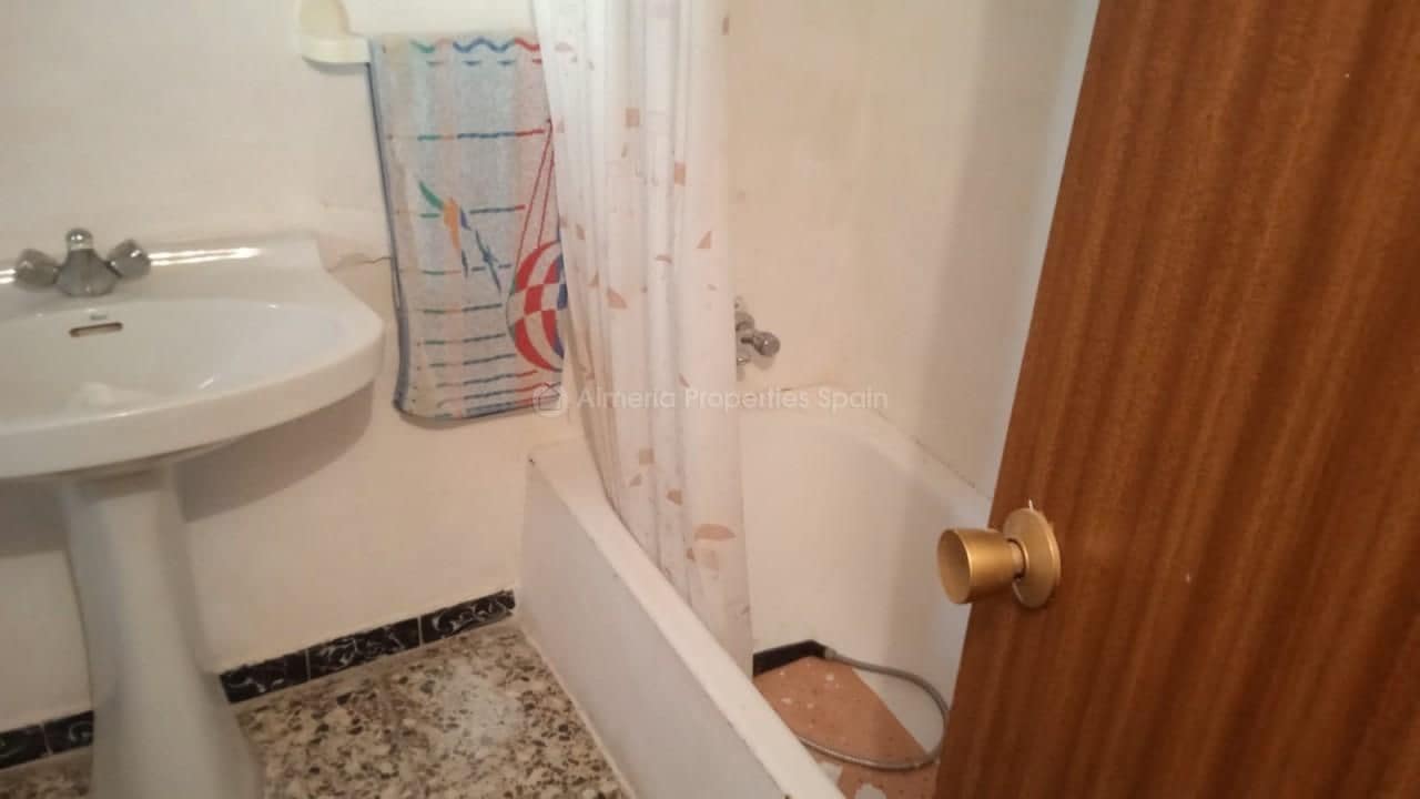 5 soveværelse Finca/Landehus til salg i Lubrin - € 65.000 (Ref: 7998662)