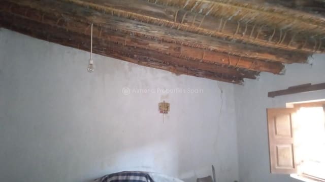 5 slaapkamer Finca/Landhuis te koop in Lubrín - € 65.000 (Ref: 7998662)