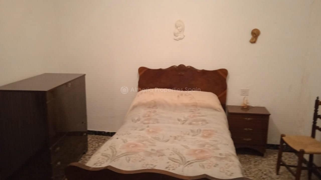 5 soveværelse Finca/Landehus til salg i Lubrin - € 65.000 (Ref: 7998662)