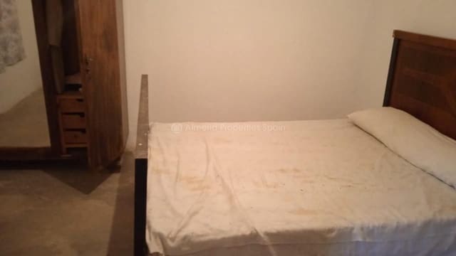 5 slaapkamer Finca/Landhuis te koop in Lubrín - € 65.000 (Ref: 7998662)