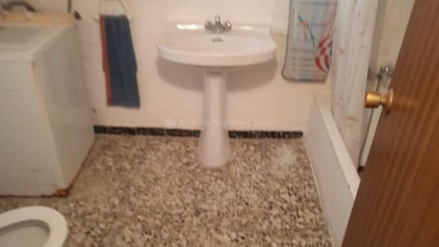 5 slaapkamer Finca/Landhuis te koop in Lubrín - € 65.000 (Ref: 7998662)