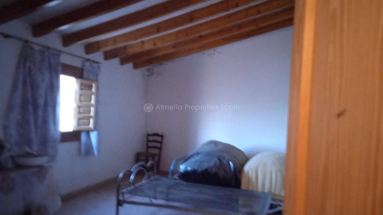 5 soveværelse Finca/Landehus til salg i Lubrin - € 65.000 (Ref: 7998662)