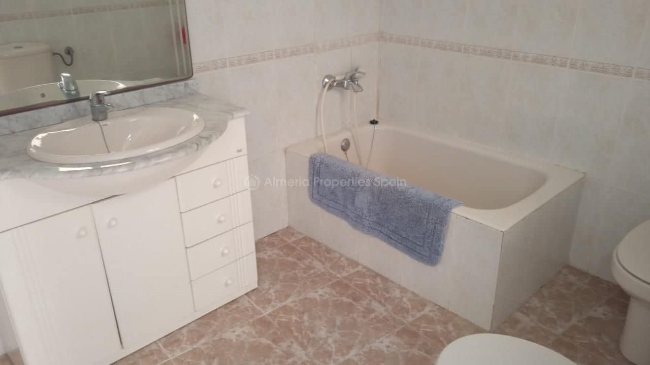 7 soveværelse Byhus til salg i Tahal - € 107.000 (Ref: 8594525)