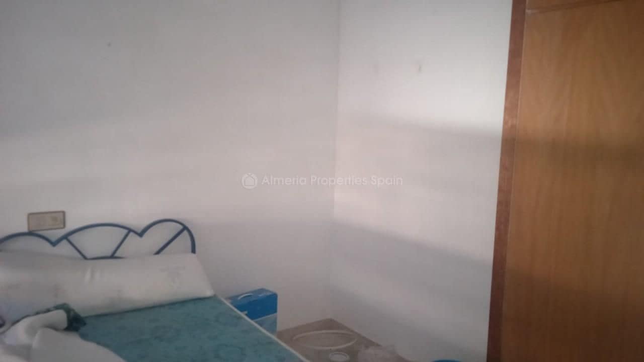 4 slaapkamer Huis te koop in Albox - € 93.000 (Ref: 8607951)