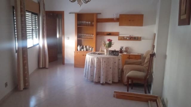 4 slaapkamer Huis te koop in Albox - € 93.000 (Ref: 8607951)