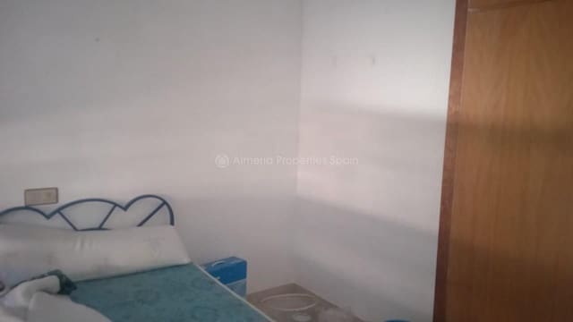 4 slaapkamer Huis te koop in Albox - € 93.000 (Ref: 8607951)