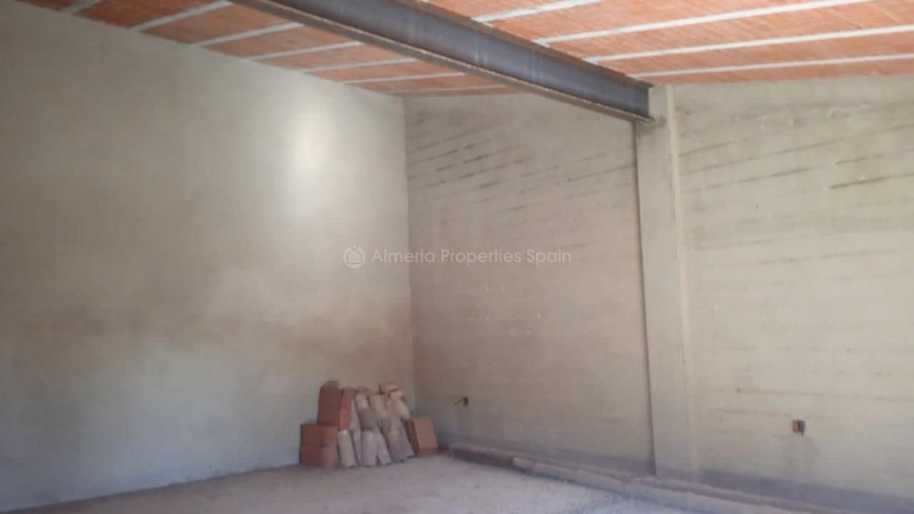 7 slaapkamer Finca/Landhuis te koop in Albox - € 110.000 (Ref: 8769755)