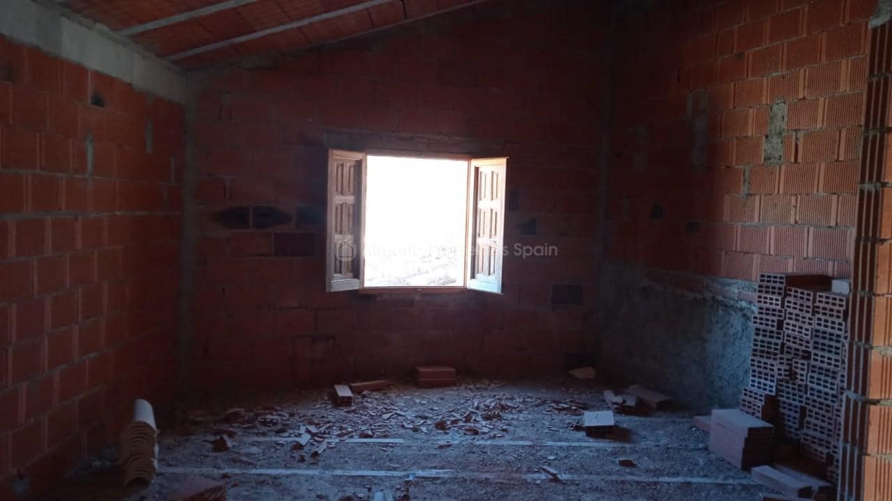 7 slaapkamer Finca/Landhuis te koop in Albox - € 110.000 (Ref: 8769755)