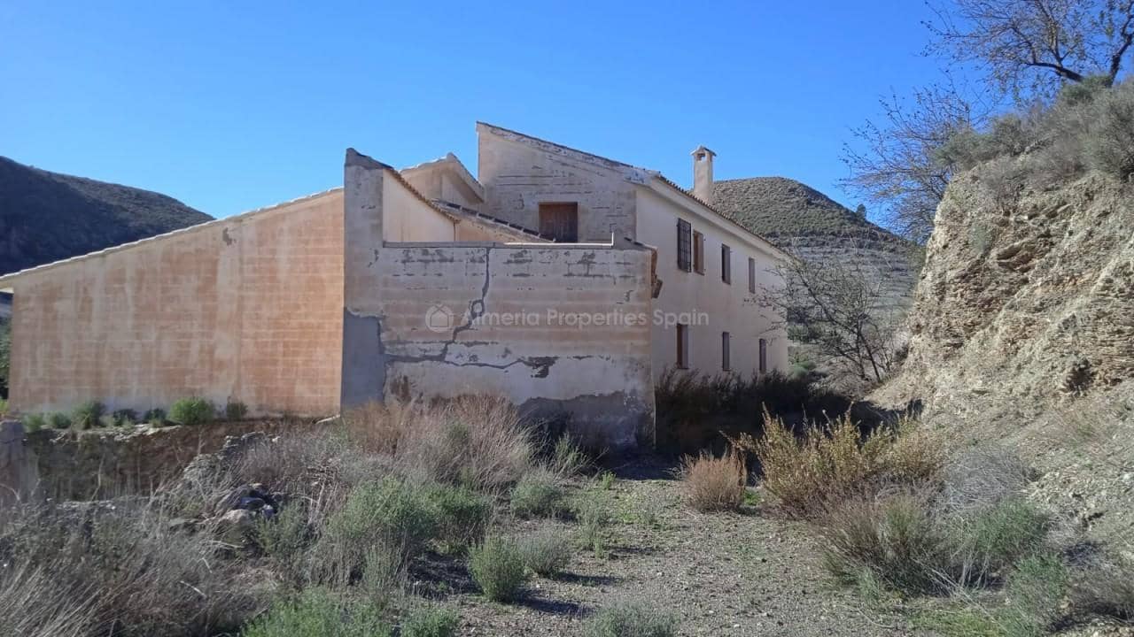 7 slaapkamer Finca/Landhuis te koop in Albox - € 110.000 (Ref: 8769755)