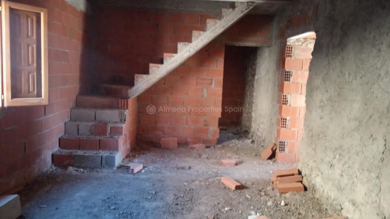 7 slaapkamer Finca/Landhuis te koop in Albox - € 110.000 (Ref: 8769755)