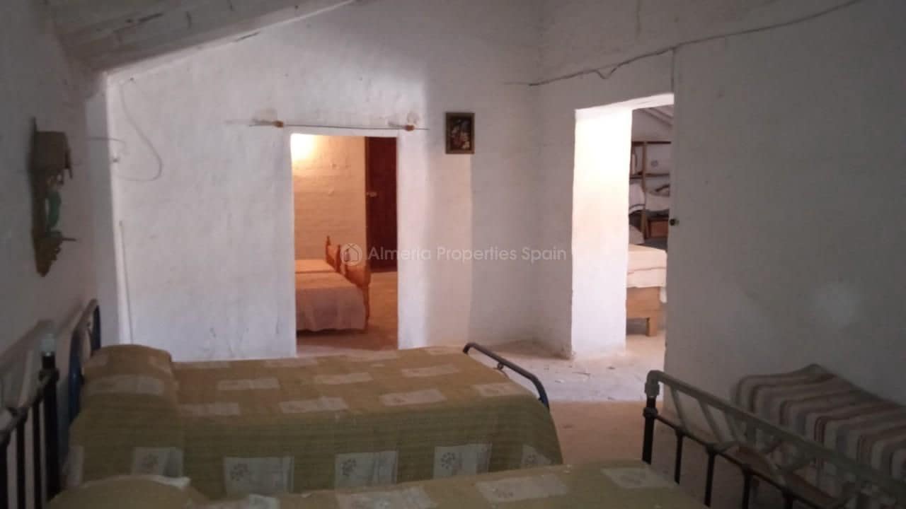 10 soverom Finca/Herregård til salgs i Oria - € 130 000 (Ref: 8779850)