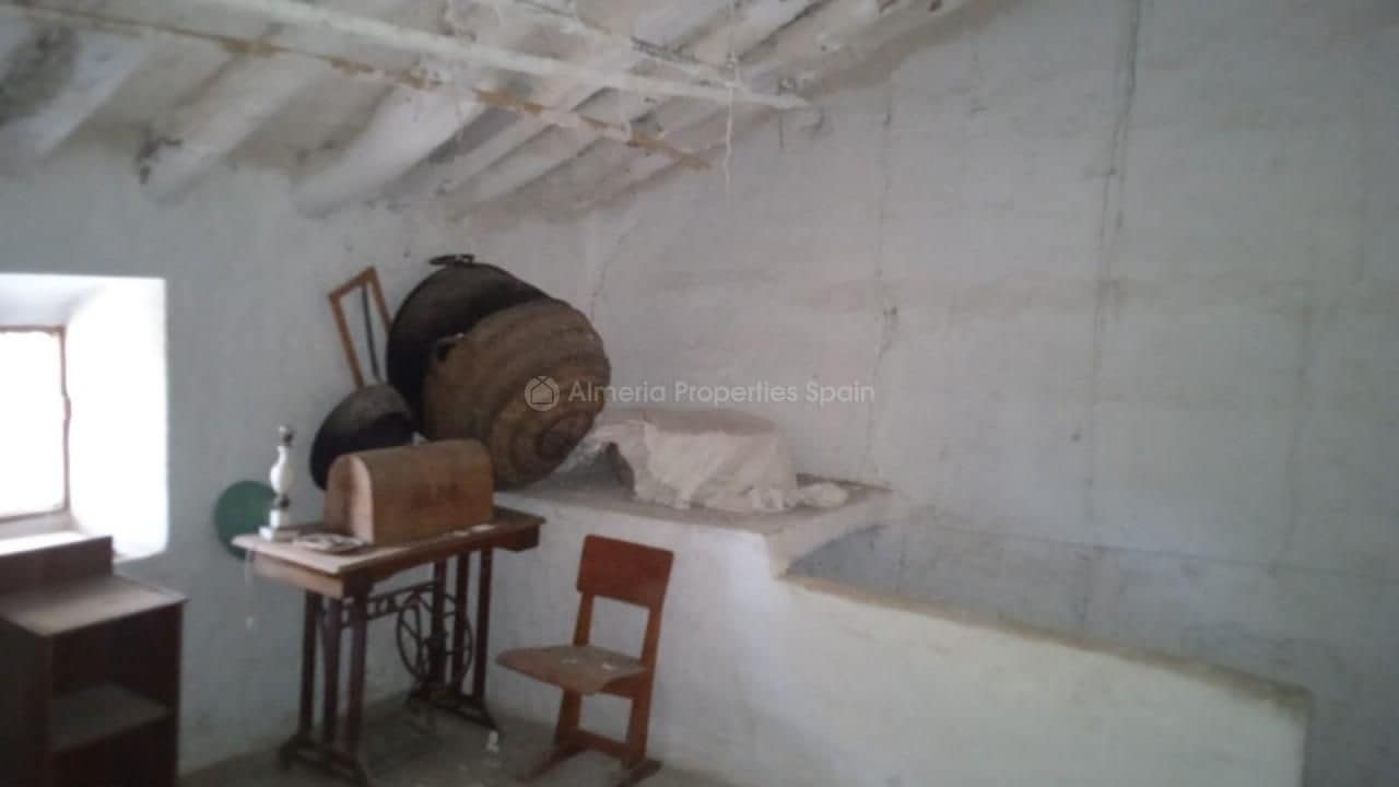 10 soverom Finca/Herregård til salgs i Oria - € 130 000 (Ref: 8779850)