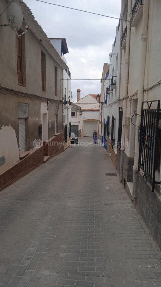 5 soveværelse Byhus til salg i Albox - € 43.000 (Ref: 9038319)