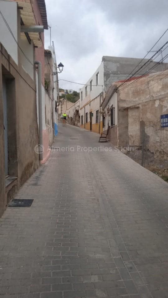 5 soveværelse Byhus til salg i Albox - € 43.000 (Ref: 9038319)