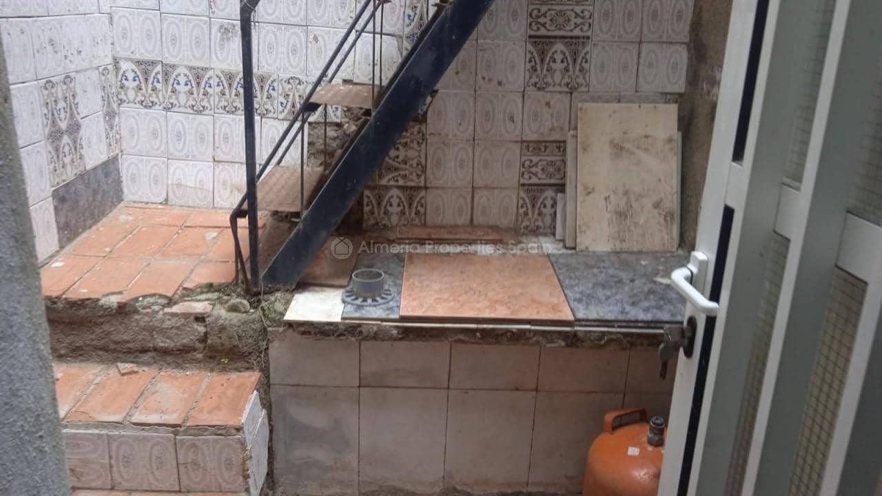 5 soveværelse Byhus til salg i Albox - € 43.000 (Ref: 9038319)