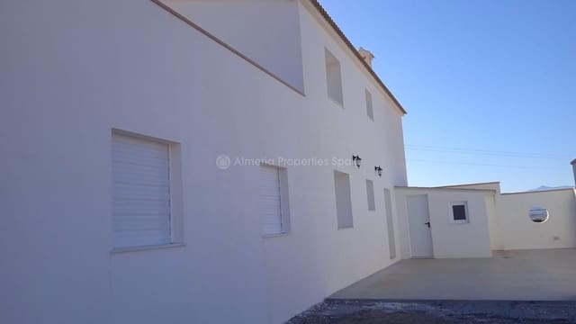 5 soveværelse Finca/Landehus til salg i Albox med swimmingpool - € 390.000 (Ref: 9265654)