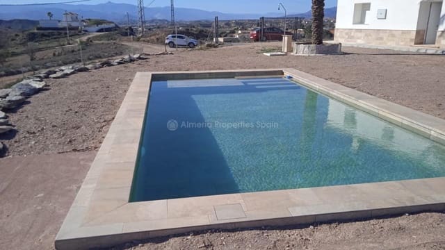 5 soveværelse Finca/Landehus til salg i Albox med swimmingpool - € 390.000 (Ref: 9265654)
